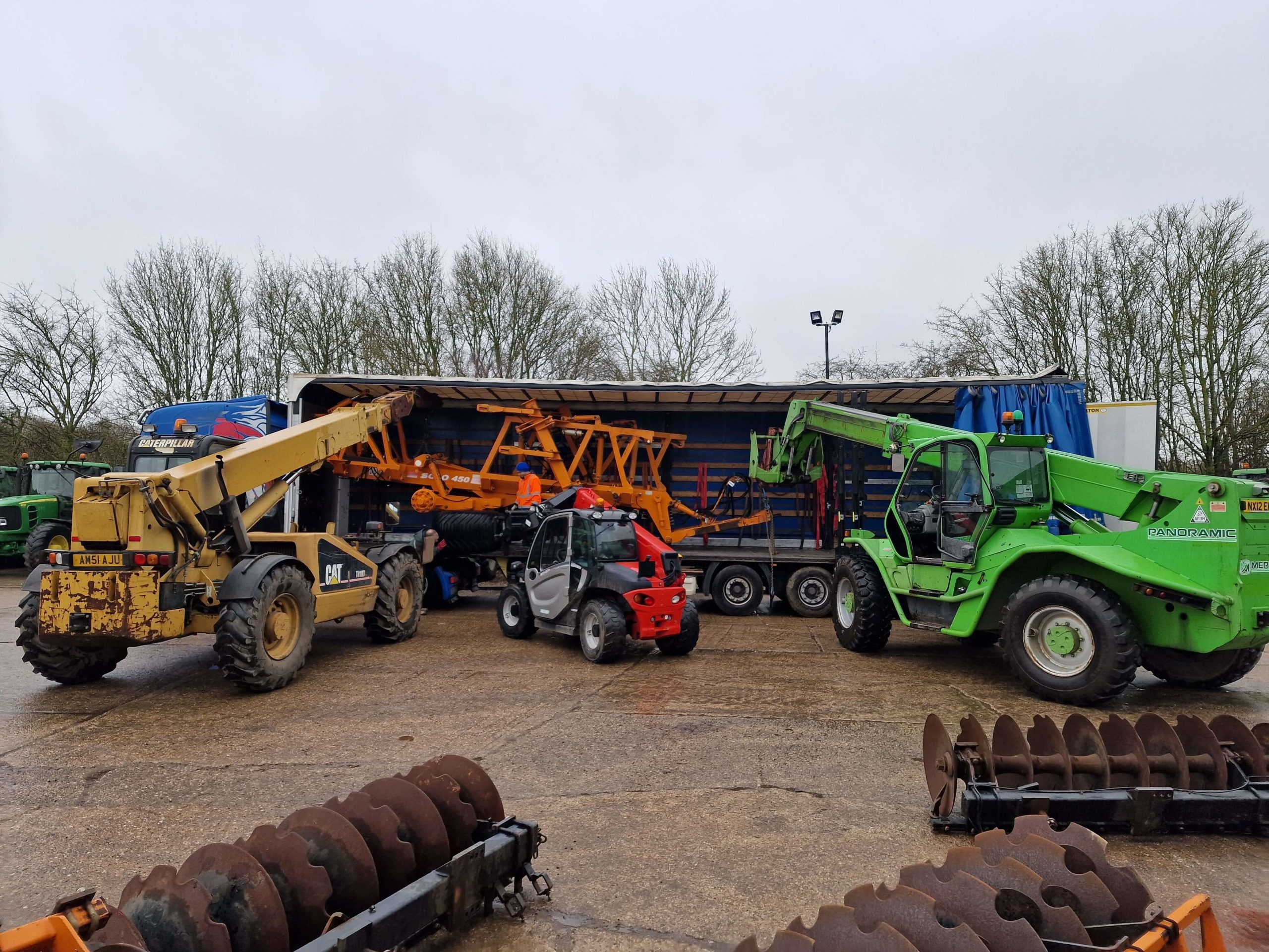 John Deere 9520R's leaving Oakfields!