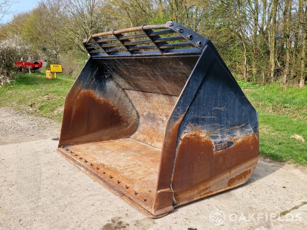 JCB or Komatsu 6m3 loading shovel bucket, 2015 Ulrich