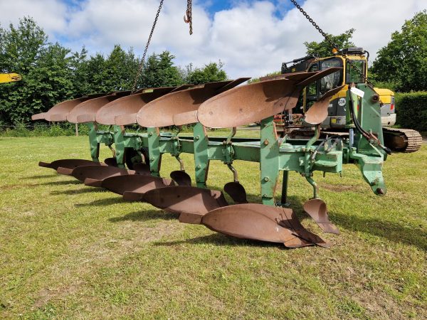 1983 Dowdeswell DP7E 5 furrow 14" plough