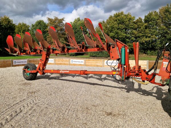 Kverneland RS100 9 7 furrow semi-mounted plough