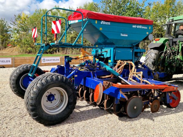 Moore Uni-Drill DP400A Tandem 4m trailed direct drill