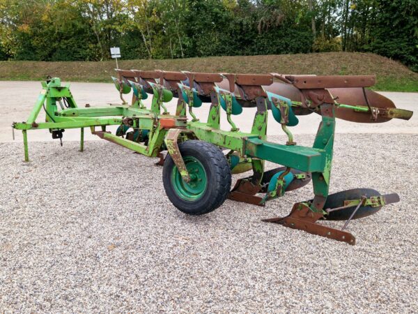 Dowdeswell DP1 6 furrow on land plough
