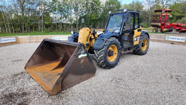 2008 CAT TH220B telescopic forklift
