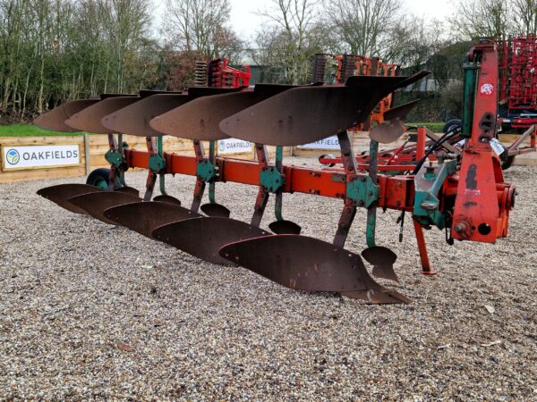Kverneland LD100-240 5 Furrow Plough