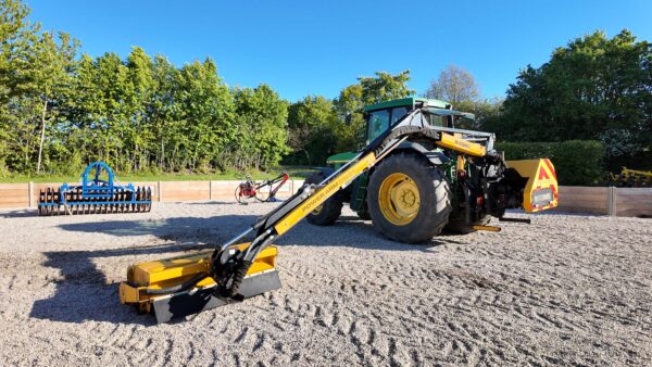 2020 McConnell PA6565T Hedgecutter