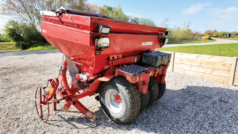 25746-(1)