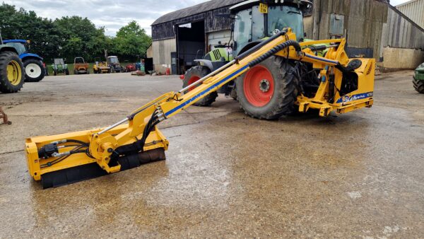 2015 Shelbourne Reynolds HD 760T Hedge Cutter